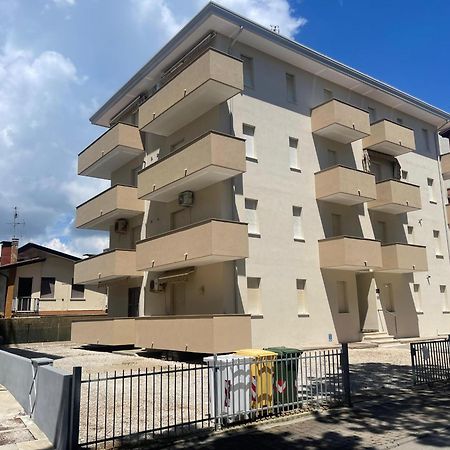 Condominio Cristina - Agenzia Cocal Каорле Экстерьер фото