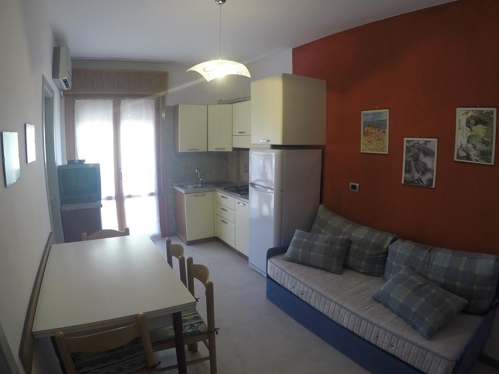 Condominio Cristina - Agenzia Cocal Каорле Экстерьер фото
